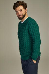 - Cable cashmere sweater Solid Emerald