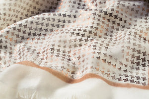 - White Lacca Copper Carpet